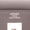 Bolso de mano Hermès  Kelly 35 cm en cuero togo gris - Detail D2 thumbnail