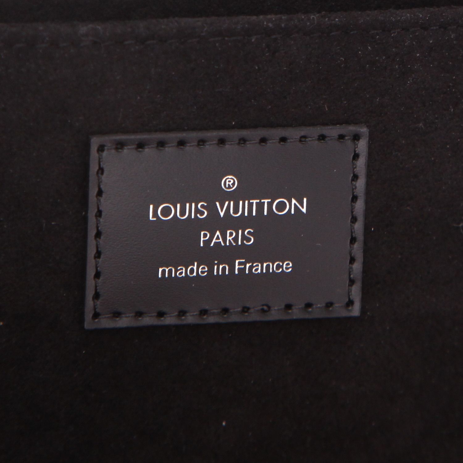 Pochette Louis Vuitton   en cuir épi noir - Detail D2