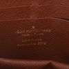 Louis Vuitton  Pochette-ceinture clutch-belt  in brown monogram canvas  and brown leather - Detail D2 thumbnail