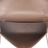 Bolso de mano Hermès  Kelly 20 cm en cuero epsom marrón etoupe - Detail D3 thumbnail