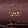 Chanel  Timeless Jumbo shoulder bag  in black quilted grained leather - Detail D2 thumbnail