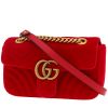 Bolso bandolera Gucci  GG Marmont en terciopelo rojo - 00pp thumbnail