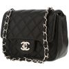 Bolso bandolera Chanel  Mini Carré en cuero granulado acolchado negro - 00pp thumbnail