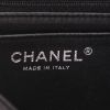 Borsa a tracolla Chanel  Mini Carré in pelle martellata e trapuntata nera - Detail D2 thumbnail