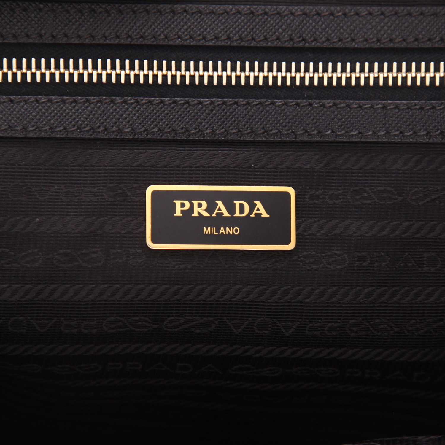 Bolso de mano Prada  Bowling en cuero saffiano negro - Detail D2