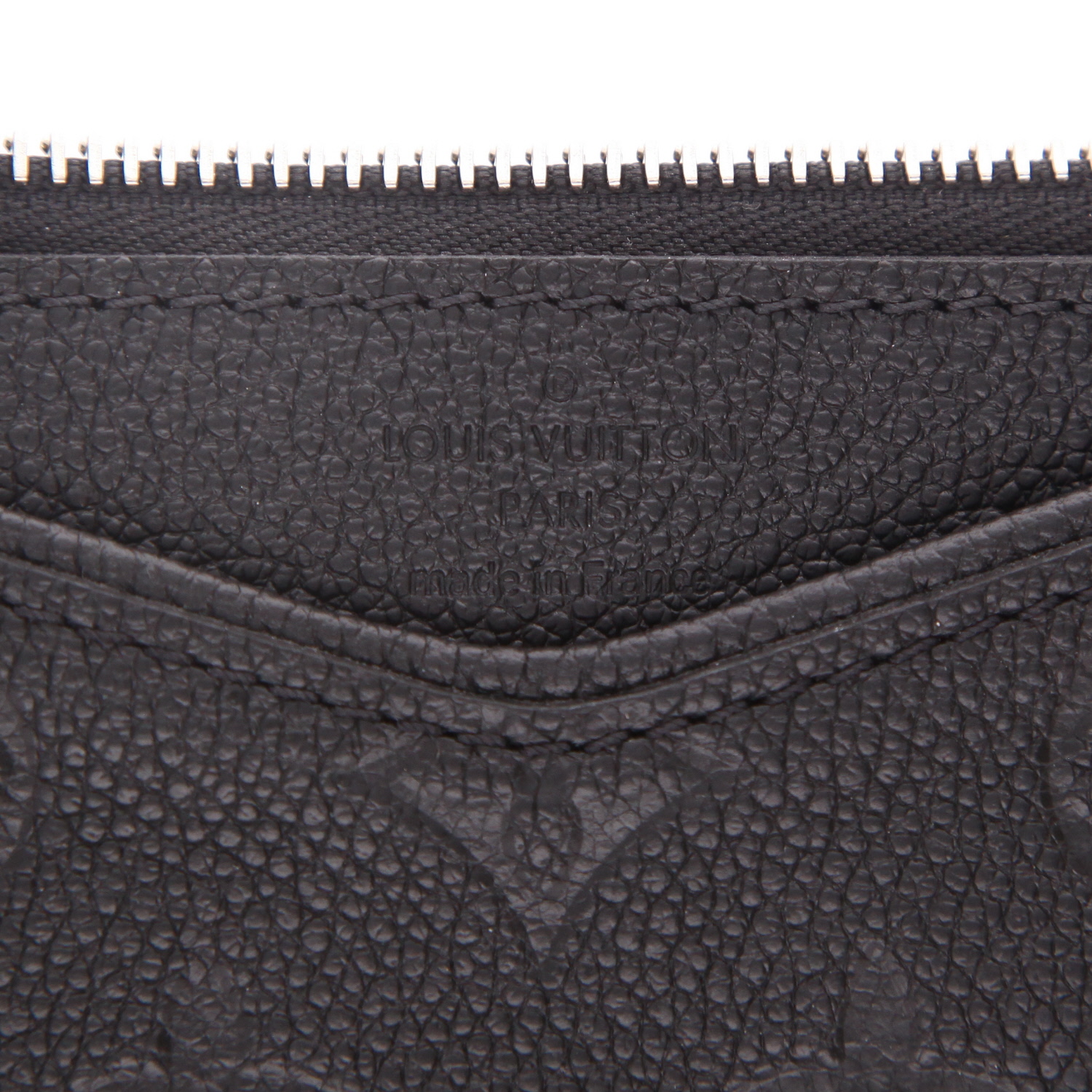 Sac bandoulière Louis Vuitton  Pallas en cuir monogram empreinte noir - Detail D2