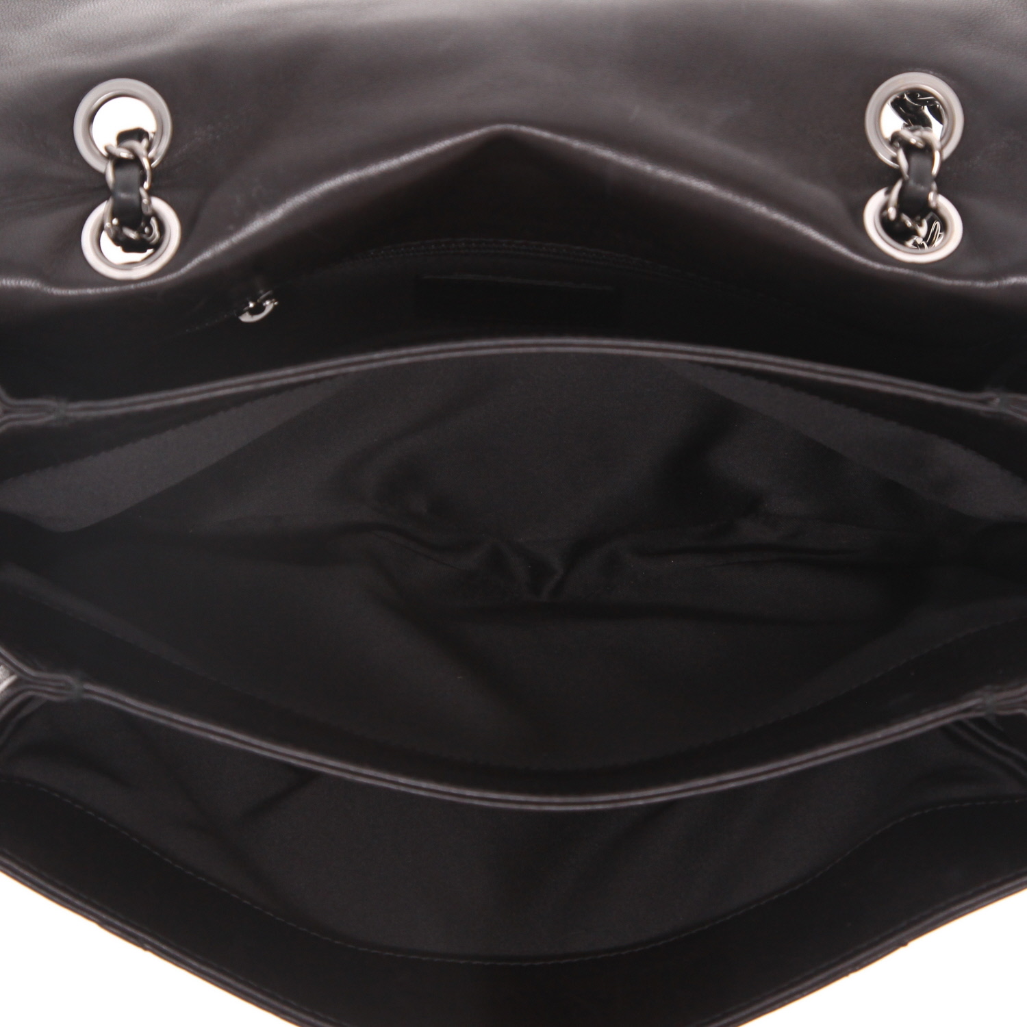 Bolso de mano Chanel  Timeless en cuero acolchado negro - Detail D4