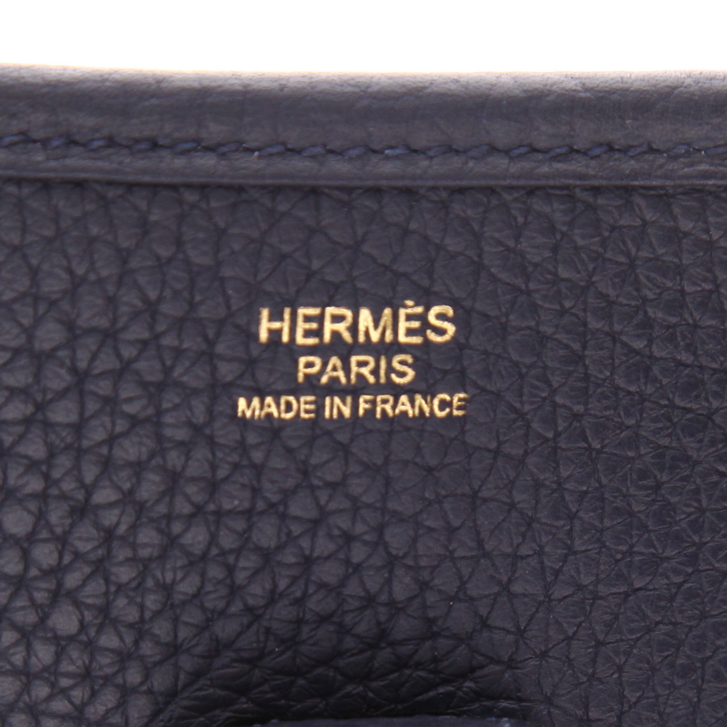 Sac bandoulière Hermès  Evelyne III en cuir togo Bleu Caban - Detail D2