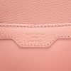 Bolso de mano Louis Vuitton  Capucines en cuero taurillon clémence rosa - Detail D2 thumbnail