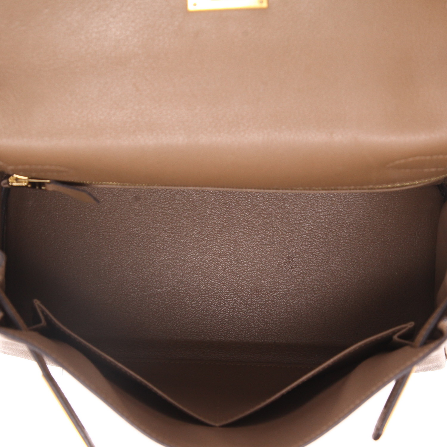 Bolso de mano Hermès  Kelly 28 cm en cuero Evergrain marrón etoupe - Detail D3