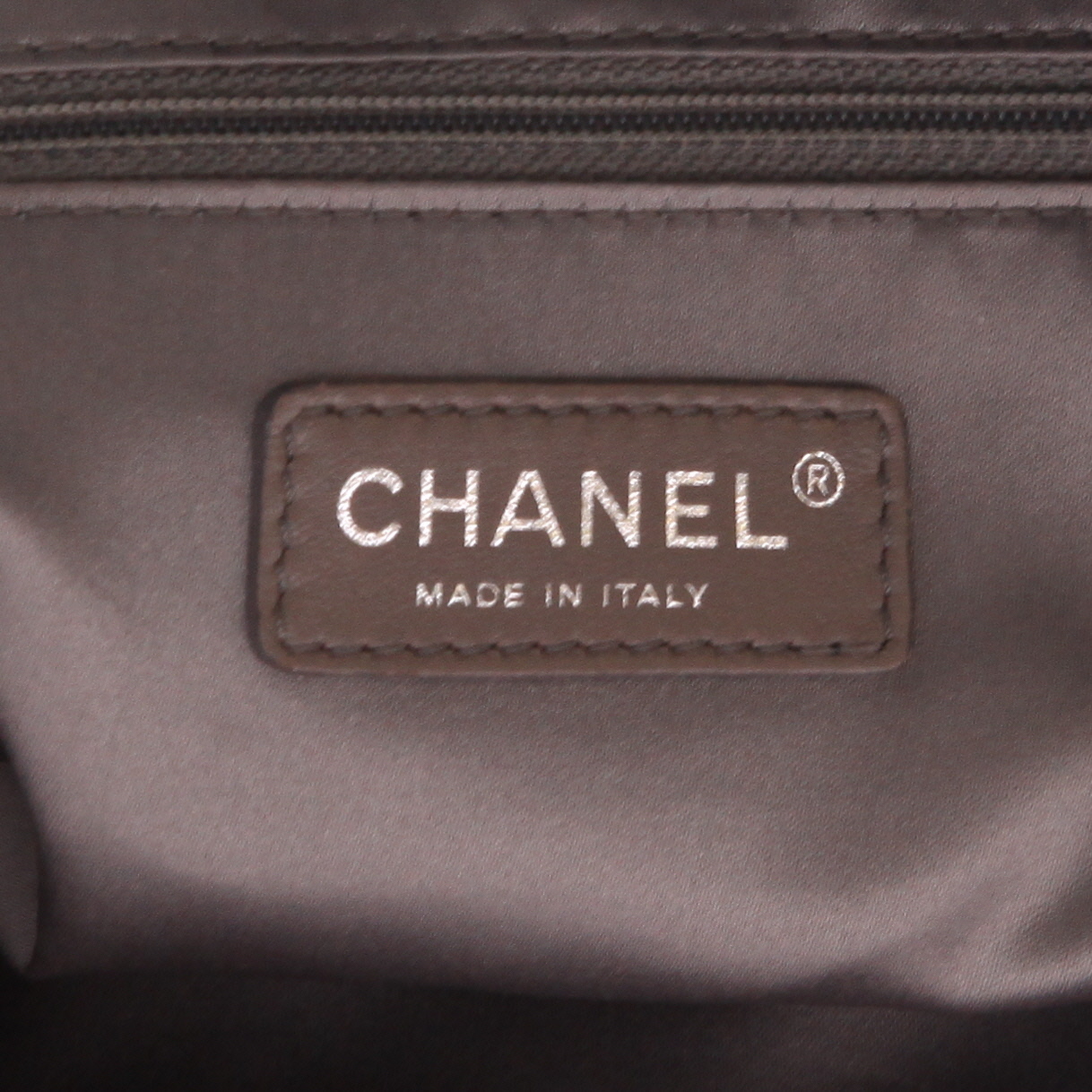 Shopping bag Chanel   in pelle nera - Detail D2