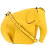 Bolso bandolera Loewe  Elephant Pocket en cuero amarillo - 00pp thumbnail