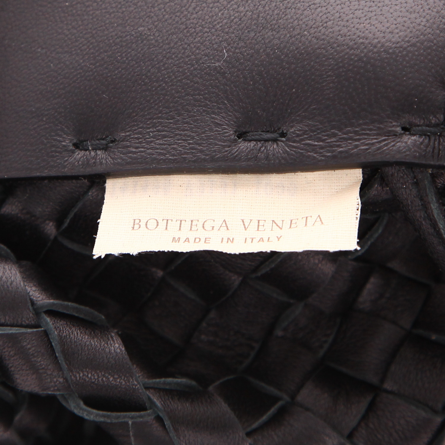 Bolso Cabás Bottega Veneta  Cabat modelo pequeño  en cuero trenzado negro - Detail D2
