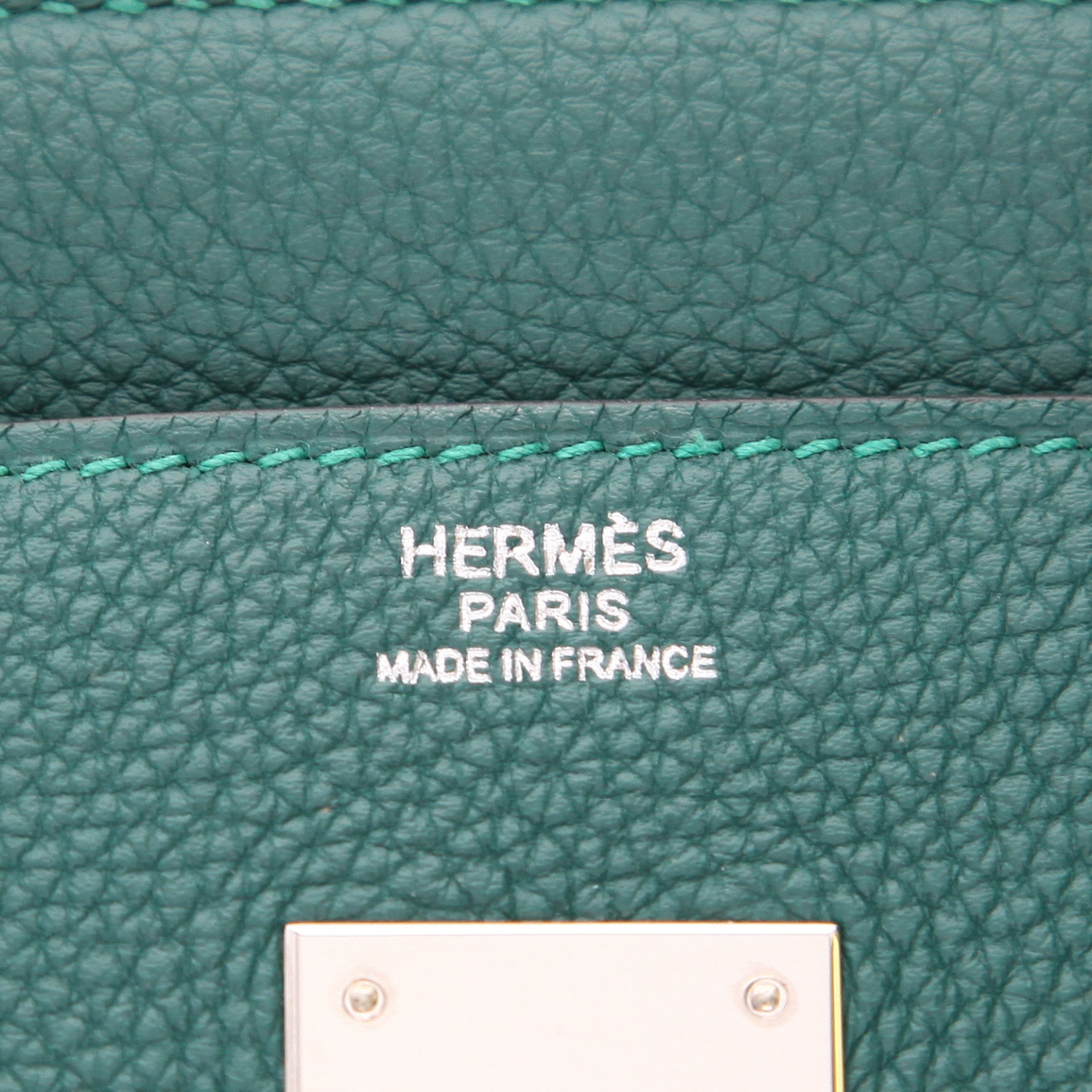 Hermès  Birkin 30 cm handbag  in malachite green togo leather - Detail D2