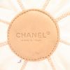 Bolso de mano Chanel  Vintage en cuero beige - Detail D2 thumbnail