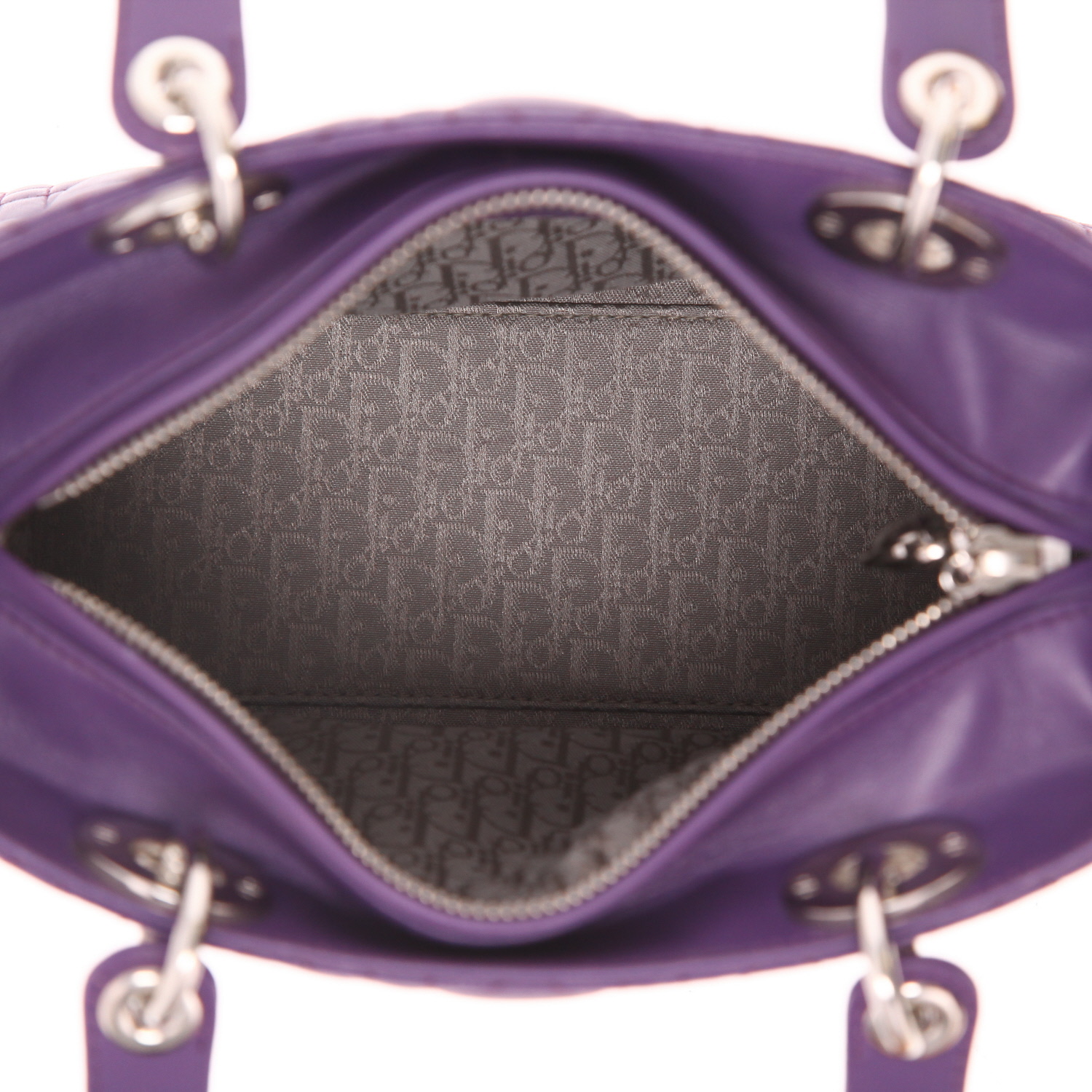 Bolso de mano Dior  Lady Dior modelo mediano  en cuero cannage violeta - Detail D3