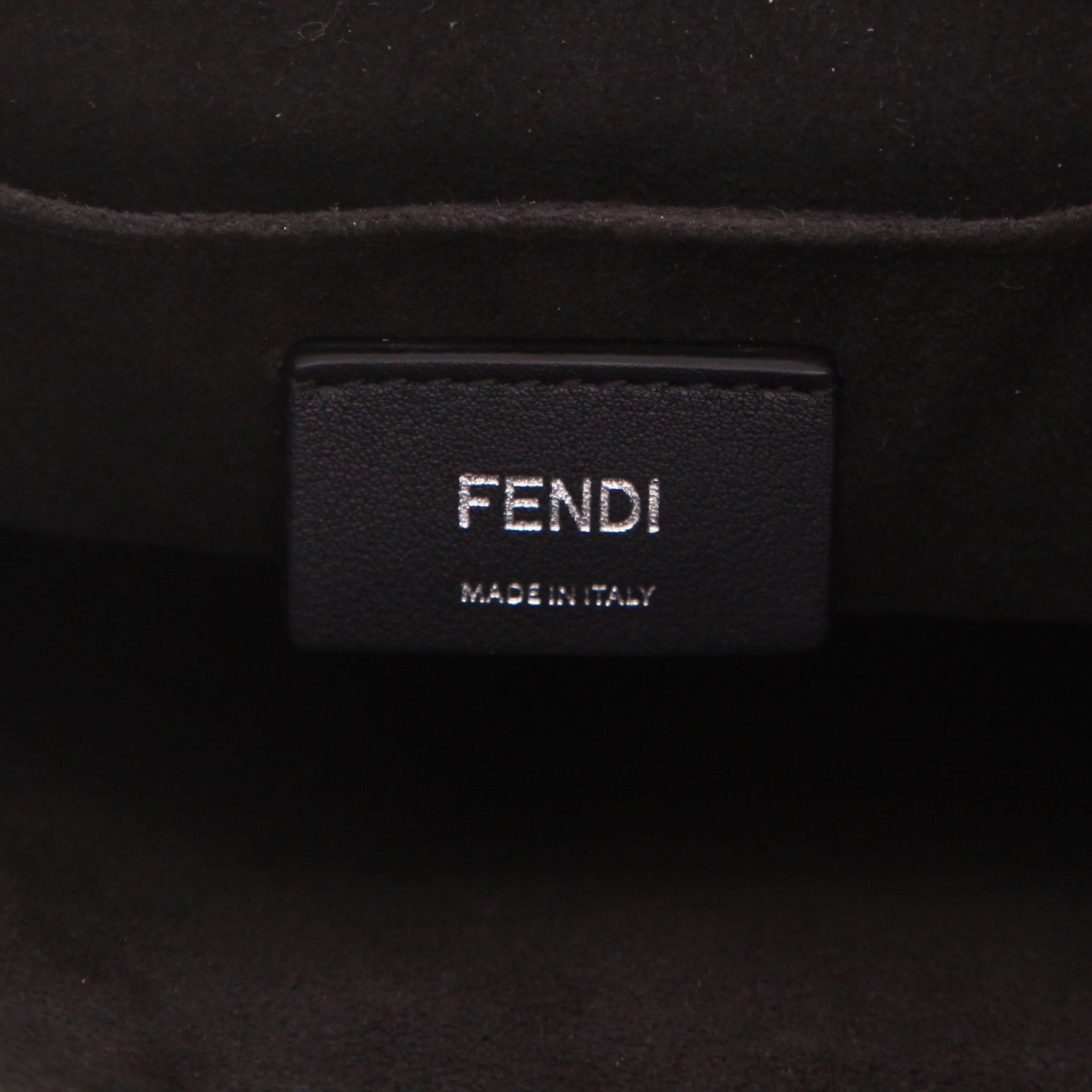 Sac à main Fendi  Kan I en cuir noir et cuir beige - Detail D2
