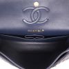 Bolso de mano Chanel  Timeless Petit en cuero acolchado azul - Detail D3 thumbnail