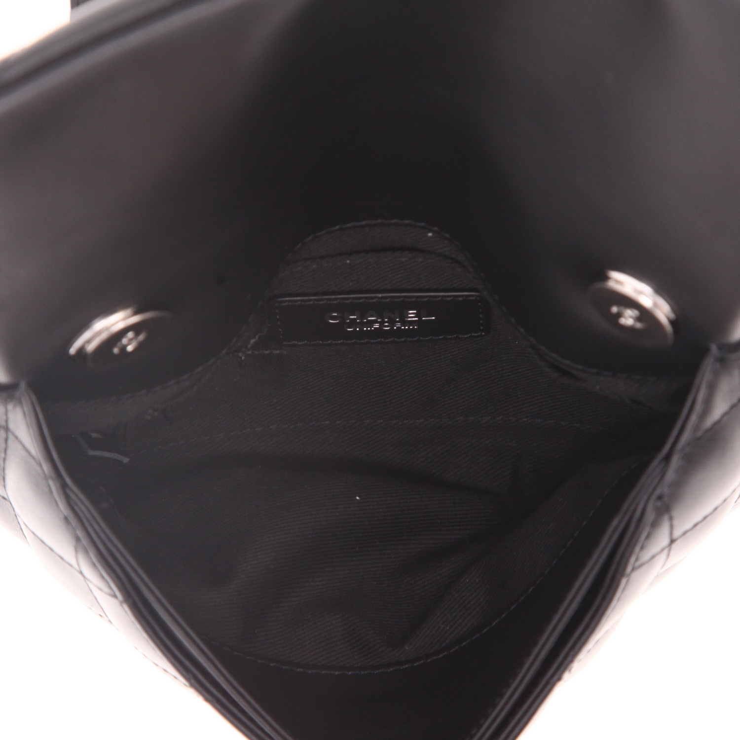 Bolsito-cinturón Chanel  Pochette ceinture en cuero acolchado negro - Detail D3