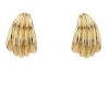 Paire de clips d'oreilles Cartier  en or jaune - 360 thumbnail