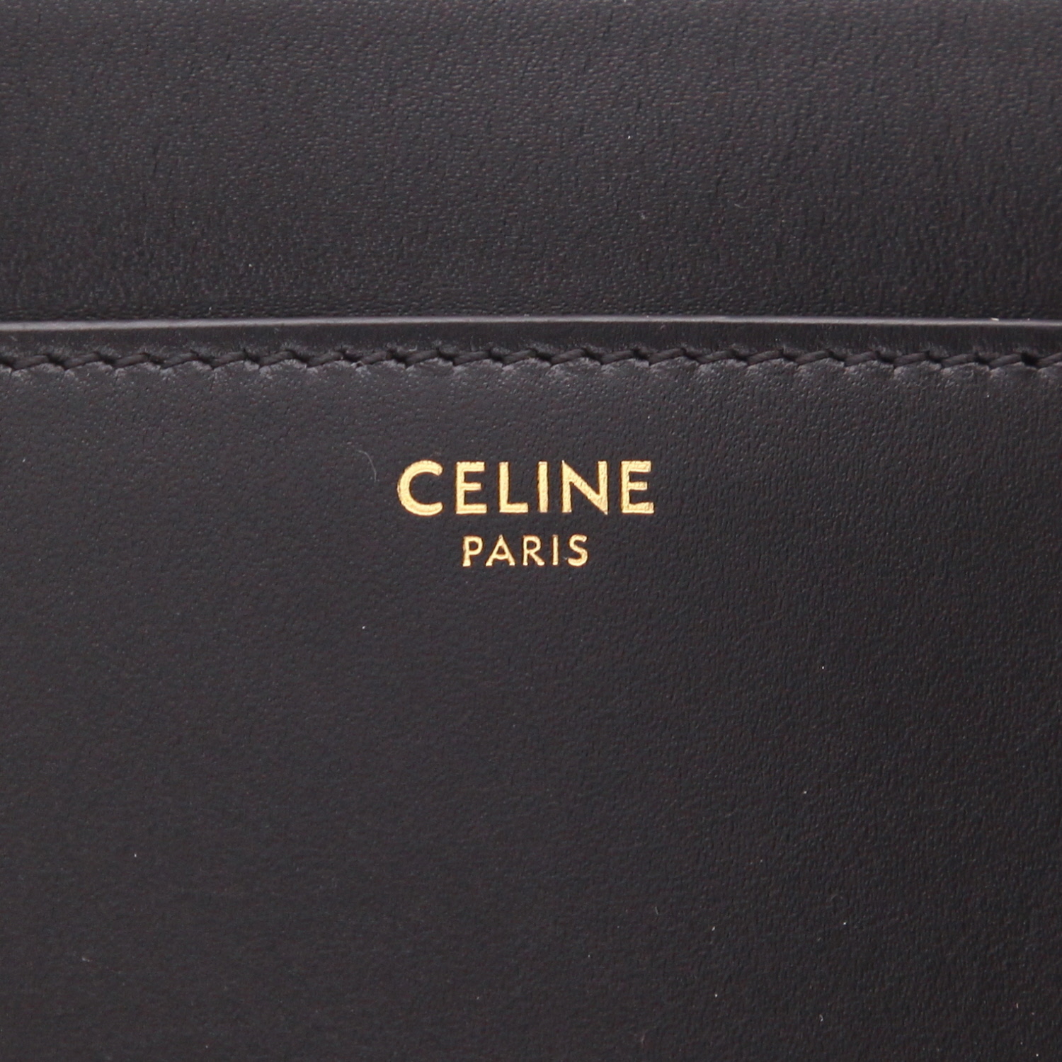 Bolso de mano Celine  16 modelo mediano  en cuero negro - Detail D2