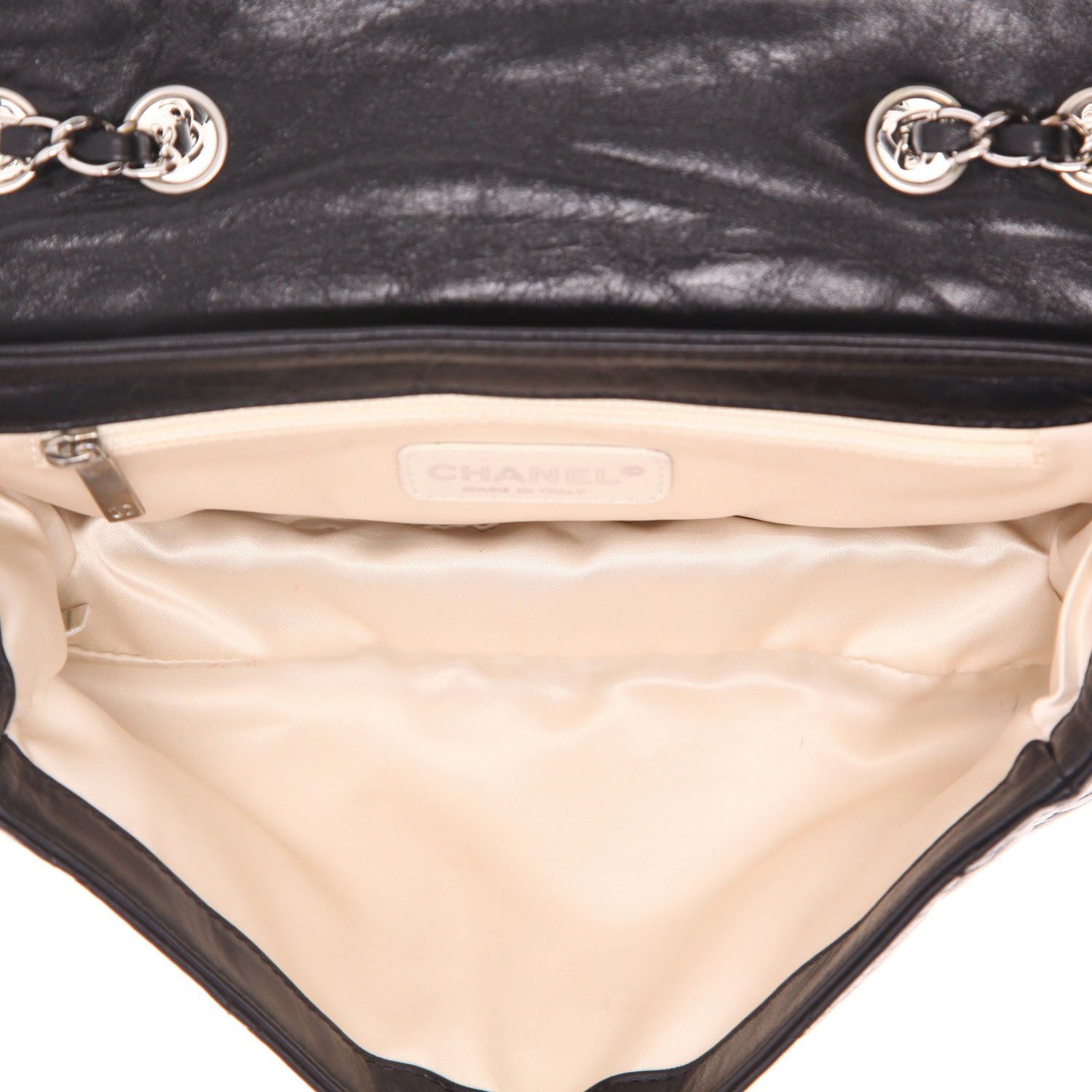 Bolso de mano Chanel  Croisière en cuero acolchado negro y junco blanco - Detail D3