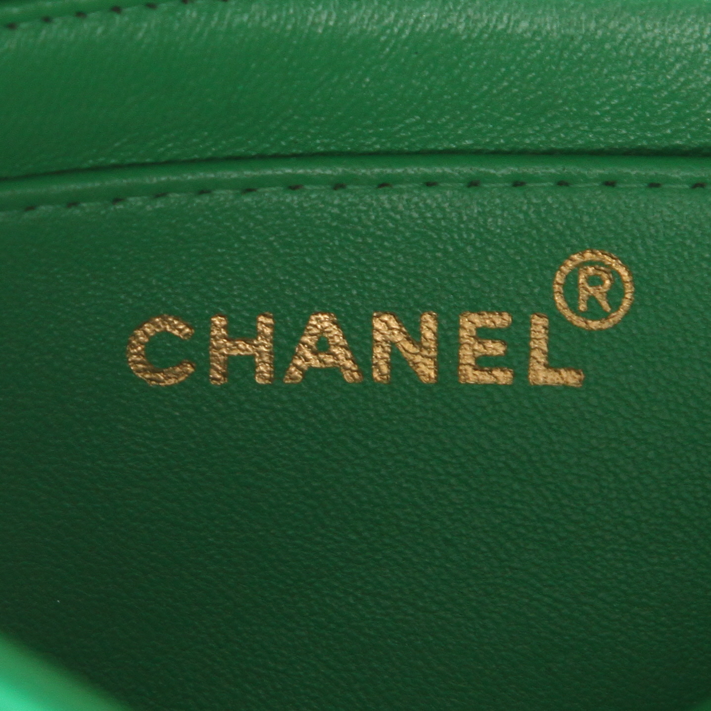 Chanel  Diana shoulder bag  in green satin - Detail D2