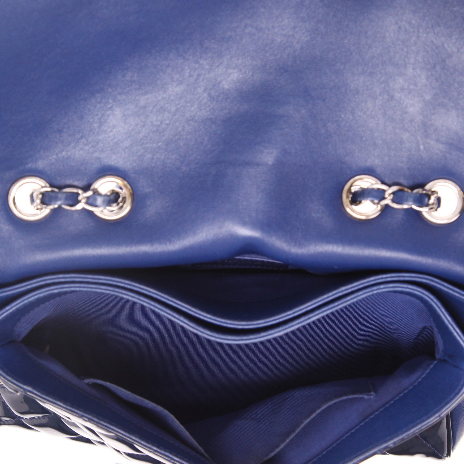 Chanel  Timeless handbag  in blue patent leather - Detail D3