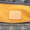 Bolso bandolera Louis Vuitton  Baggy en lona denim Monogram azul y cuero natural - Detail D2 thumbnail