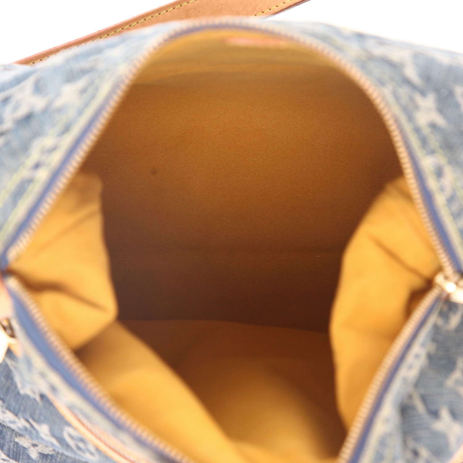 Sac bandoulière Louis Vuitton  Baggy en toile denim monogrammée bleue et cuir naturel - Detail D3