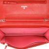 Chanel  Wallet on Chain shoulder bag  in red quilted leather - Detail D3 thumbnail