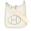 Bolso bandolera Hermès  Mini Evelyne en cuero taurillon clémence blanco - 00pp thumbnail