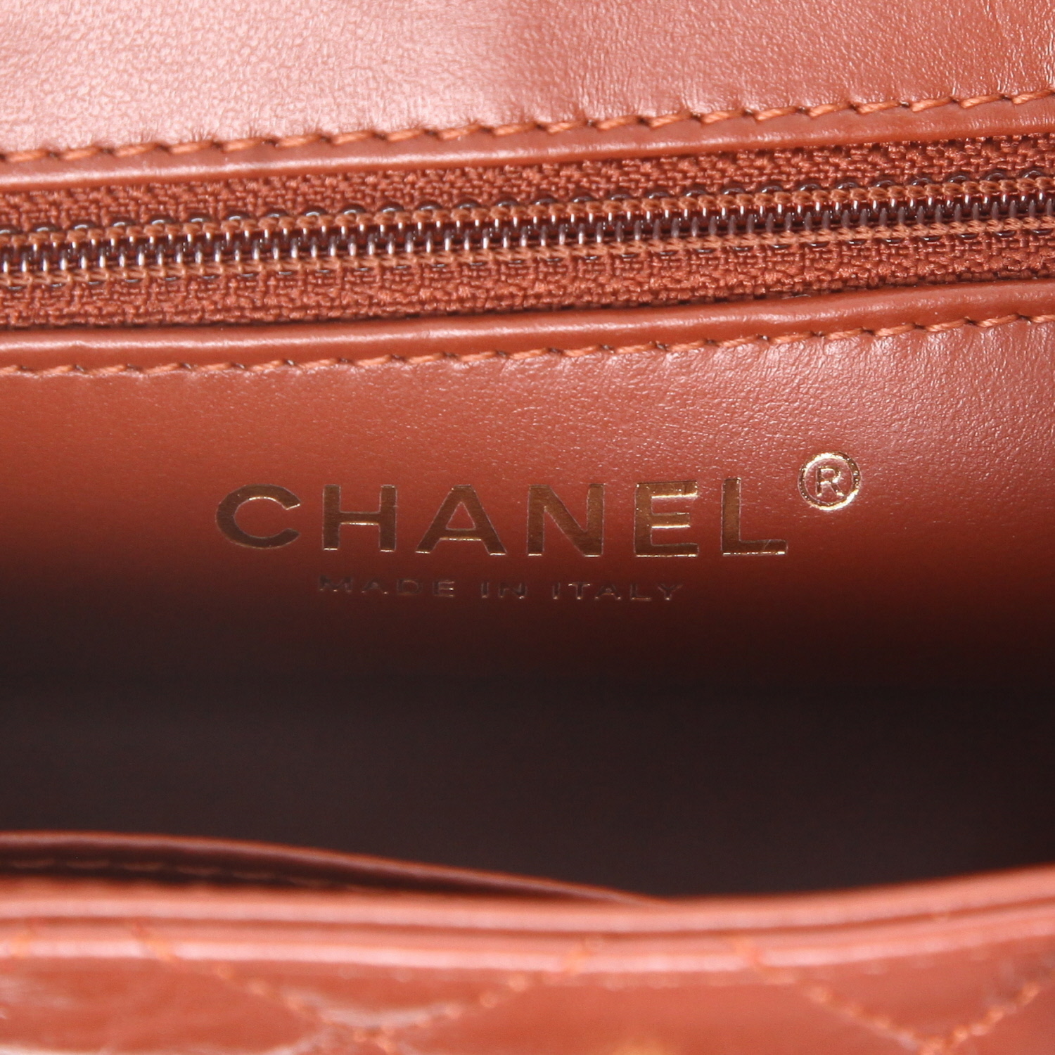 Chanel  Mini Shopping handbag  in cognac quilted leather - Detail D2