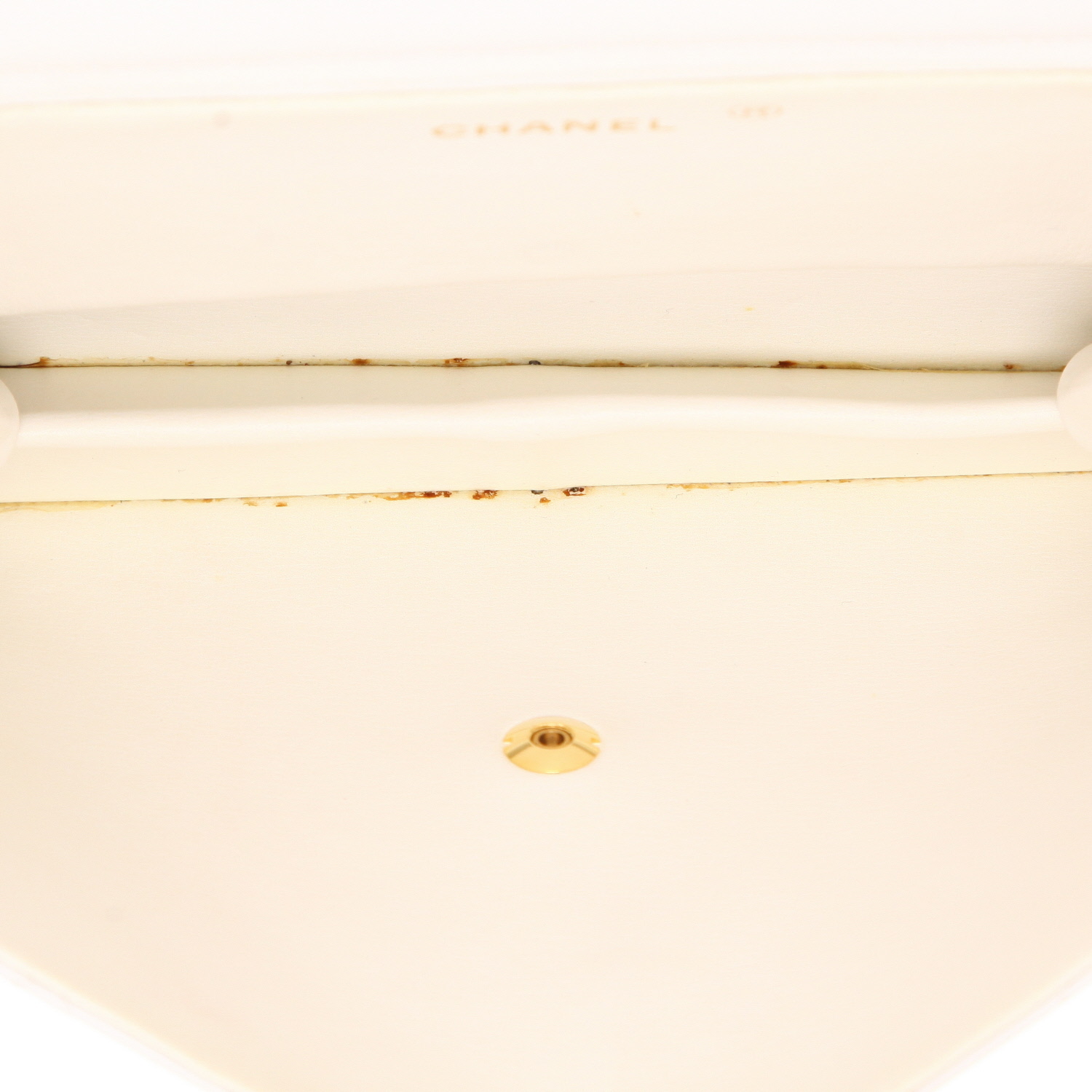 Chanel  Vintage handbag  in white quilted leather - Detail D3