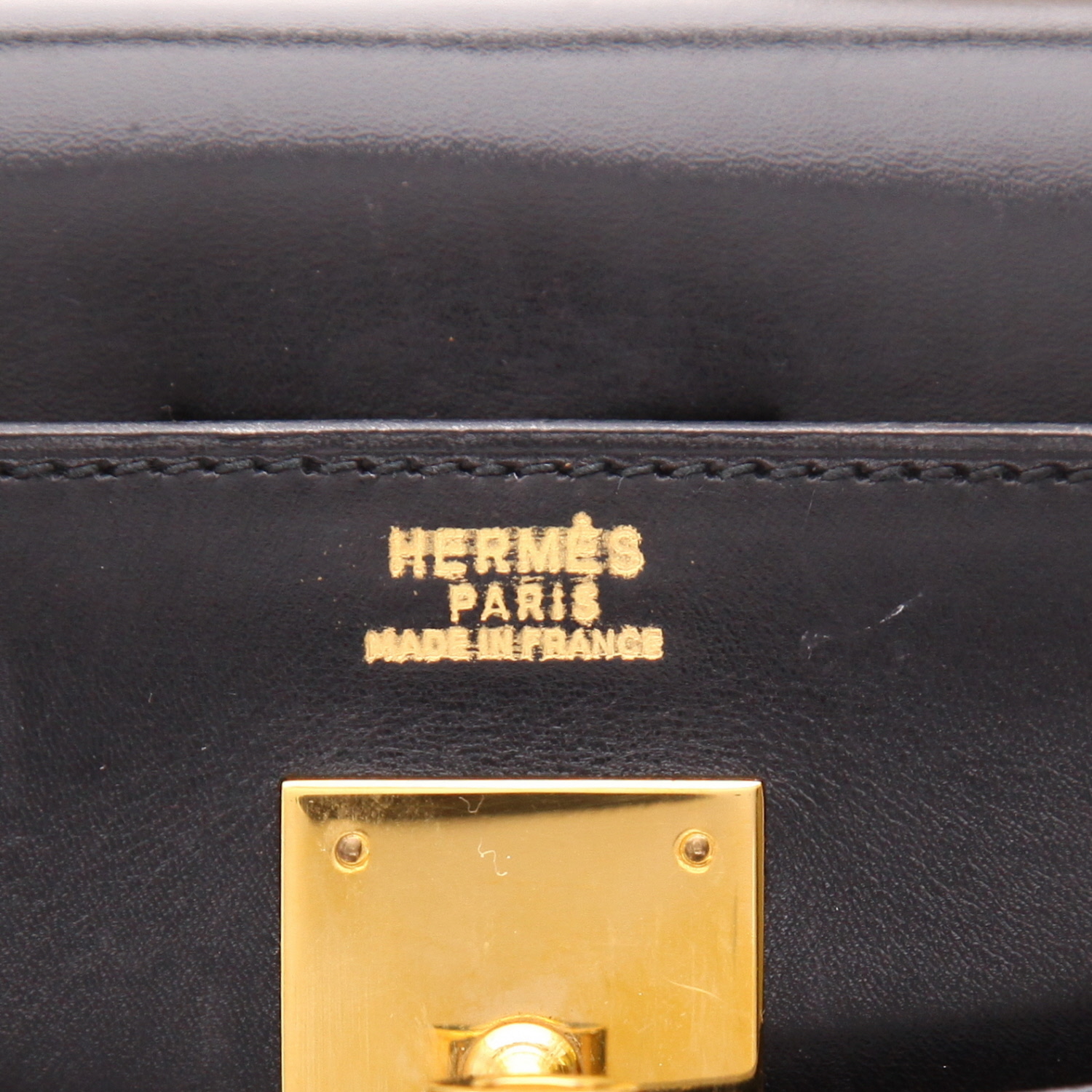 Hermès  Kelly 32 cm handbag  in black box leather - Detail D2