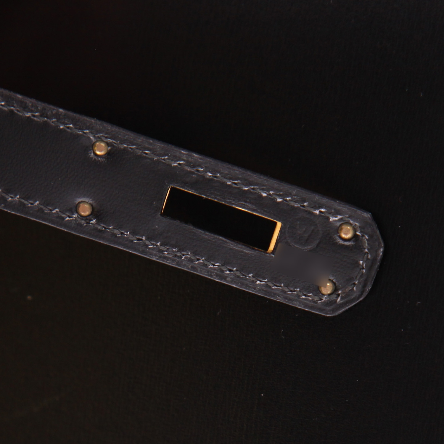 Hermès  Kelly 32 cm handbag  in black box leather - Detail D4