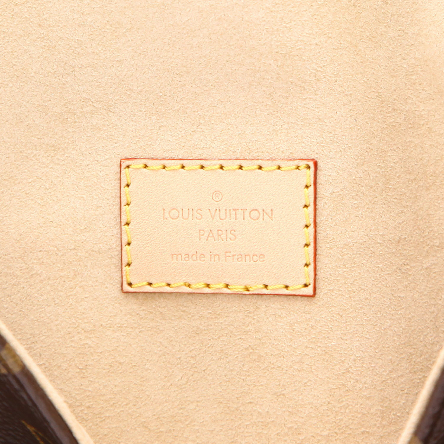 Louis Vuitton  Saumur shoulder bag  in brown monogram canvas  and natural leather - Detail D2