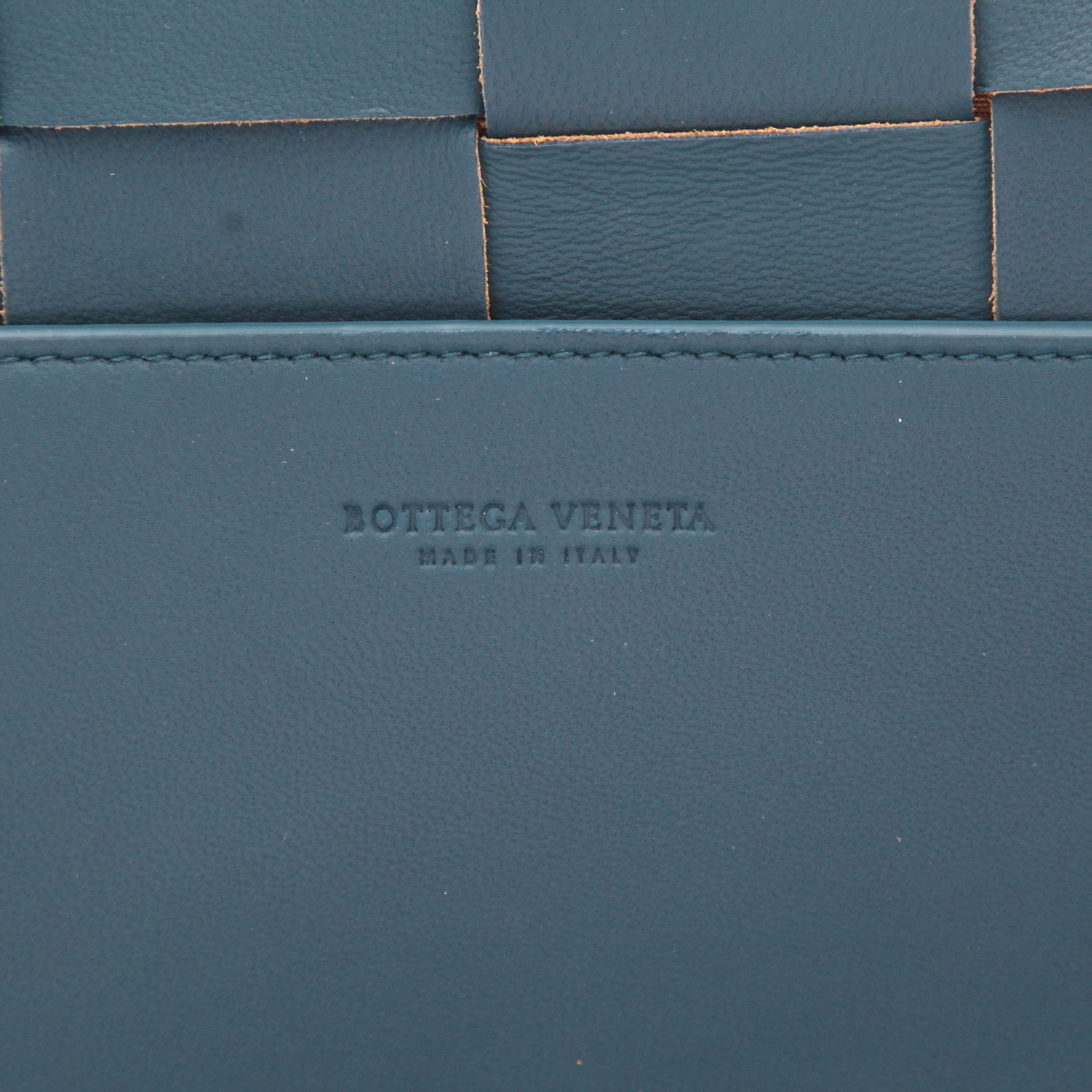 Sac bandoulière Bottega Veneta  Cassette en cuir tressé bleu-canard - Detail D2