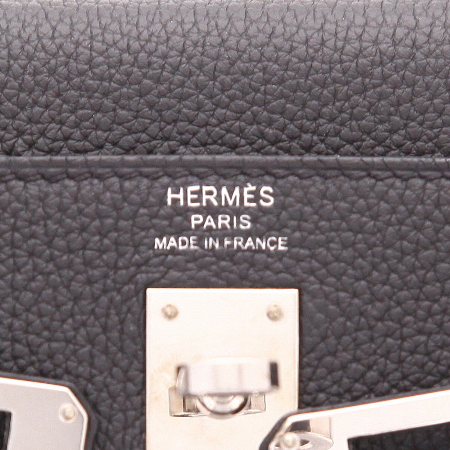 Hermès  Kelly 25 cm handbag  in black togo leather - Detail D2
