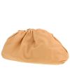 Bolsito de mano Bottega Veneta  Pouch en cuero beige - 00pp thumbnail