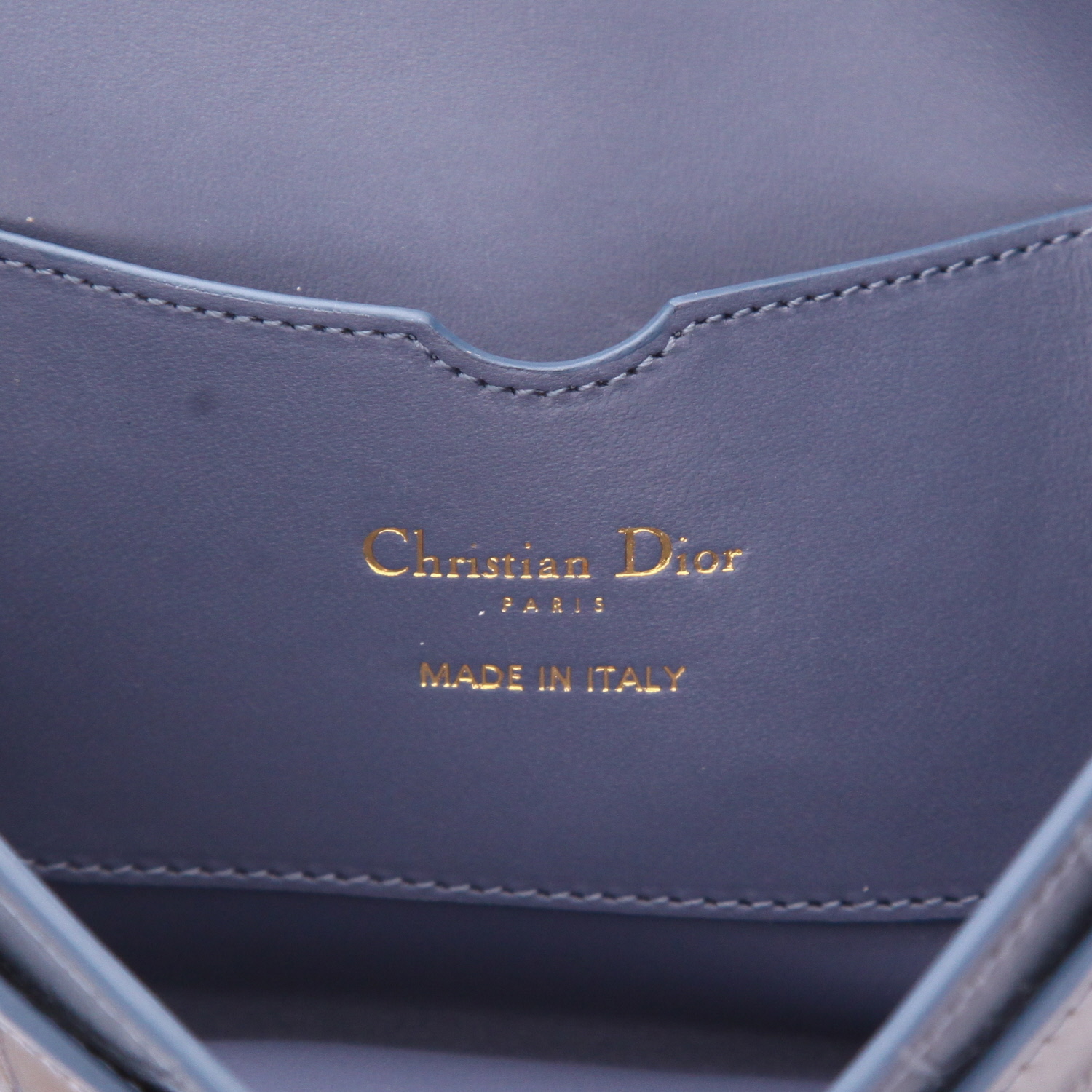 Pochette Dior  30 Montaigne en crocodile bleu - Detail D2