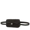 Bolsito-cinturón Chanel  Pochette ceinture en cuero acolchado negro - 00pp thumbnail