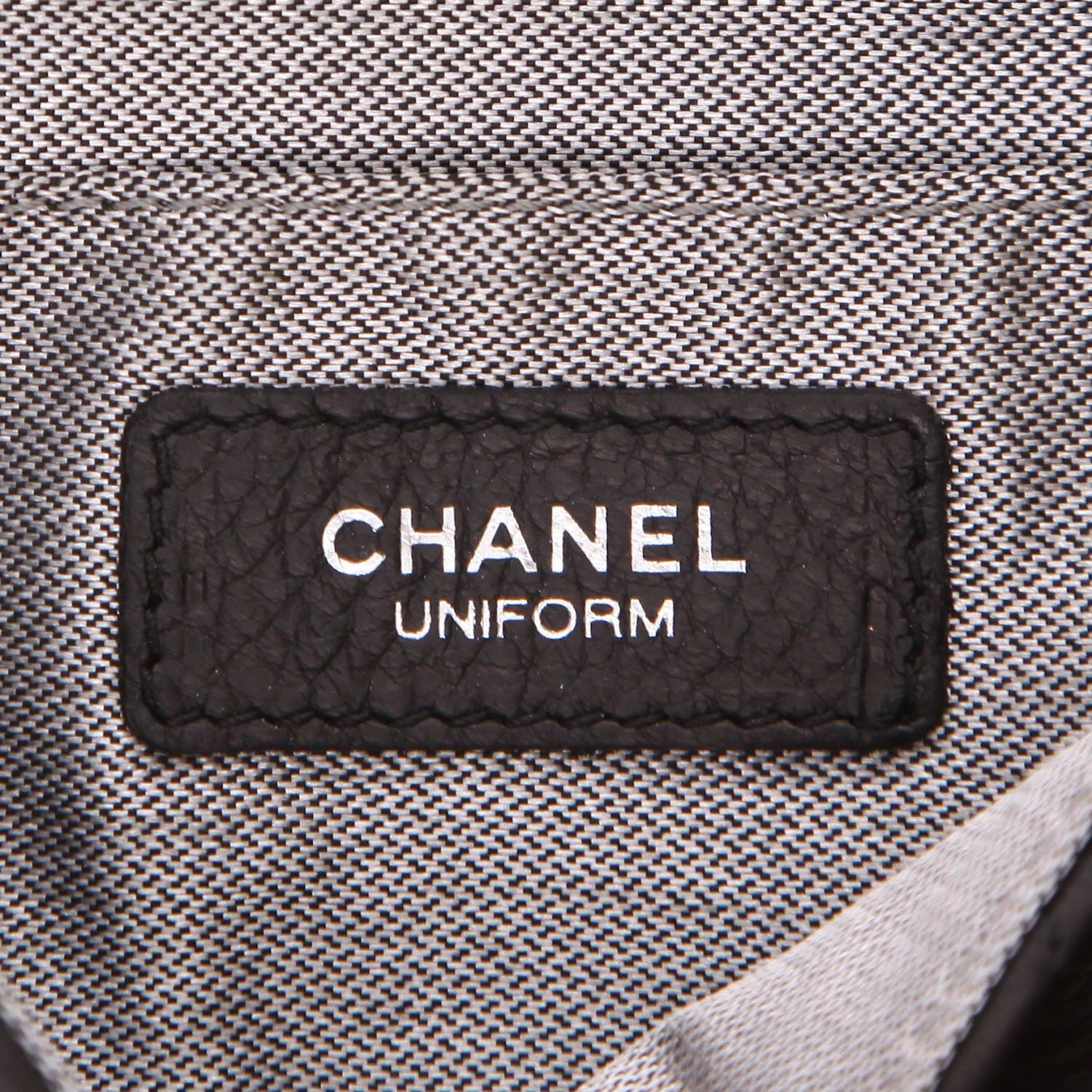 Bolsito-cinturón Chanel  Pochette ceinture en cuero acolchado negro - Detail D2