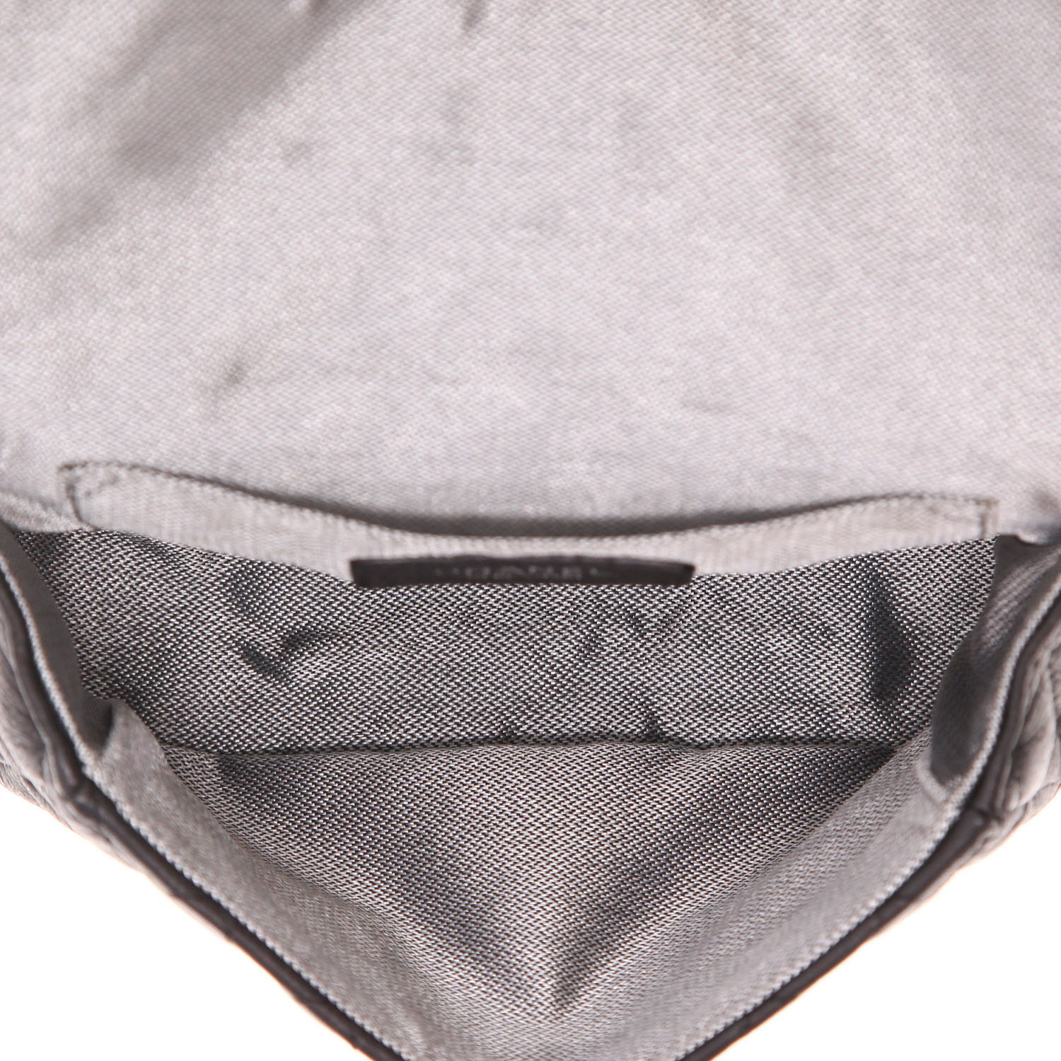 Bolsito-cinturón Chanel  Pochette ceinture en cuero acolchado negro - Detail D3