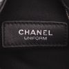 Chanel   shoulder bag  in black quilted leather - Detail D2 thumbnail