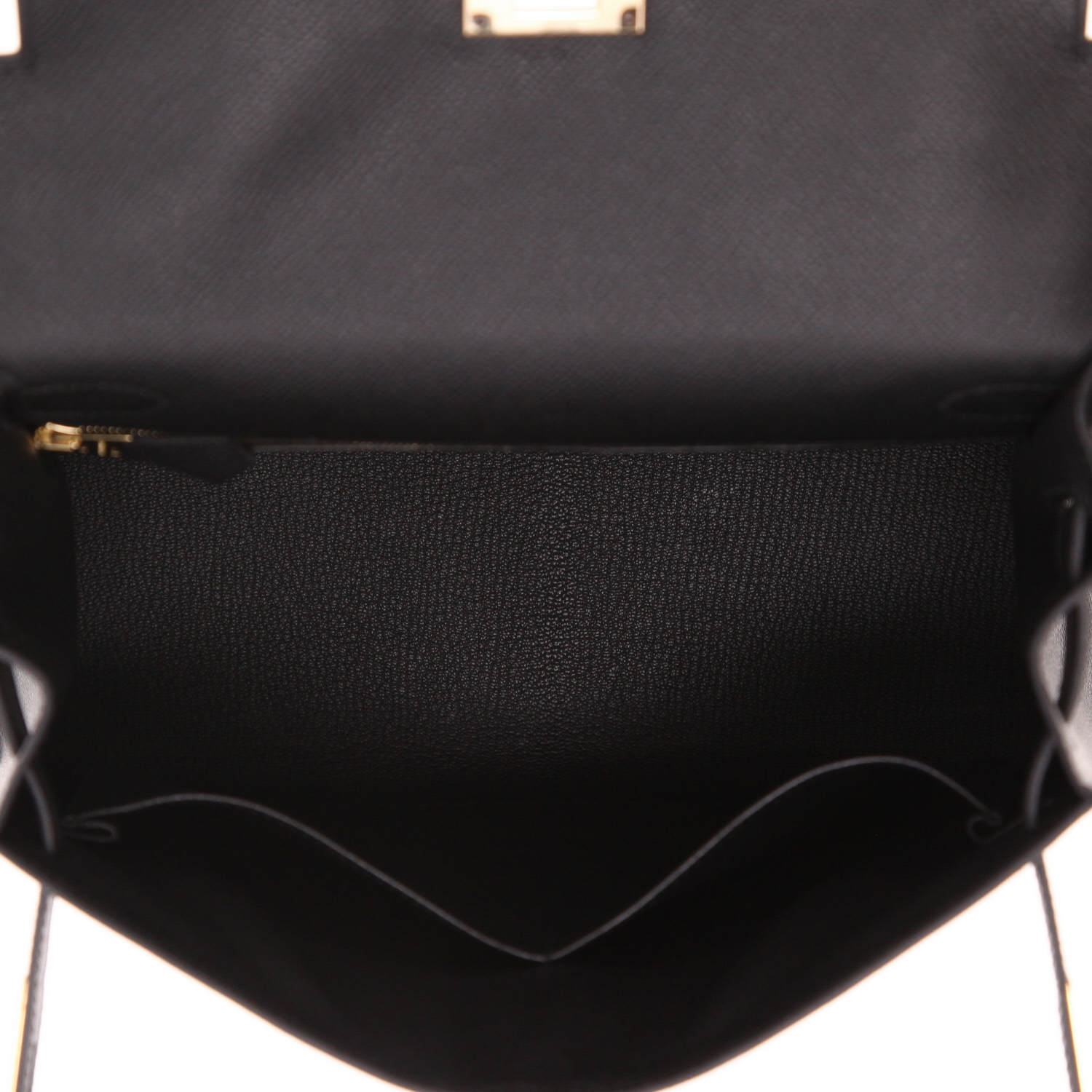 Hermès  Kelly 28 cm handbag  in black epsom leather - Detail D3