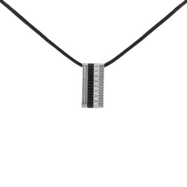 Pendentif Boucheron Quatre Black Edition en or blanc, diamants et PVD noir