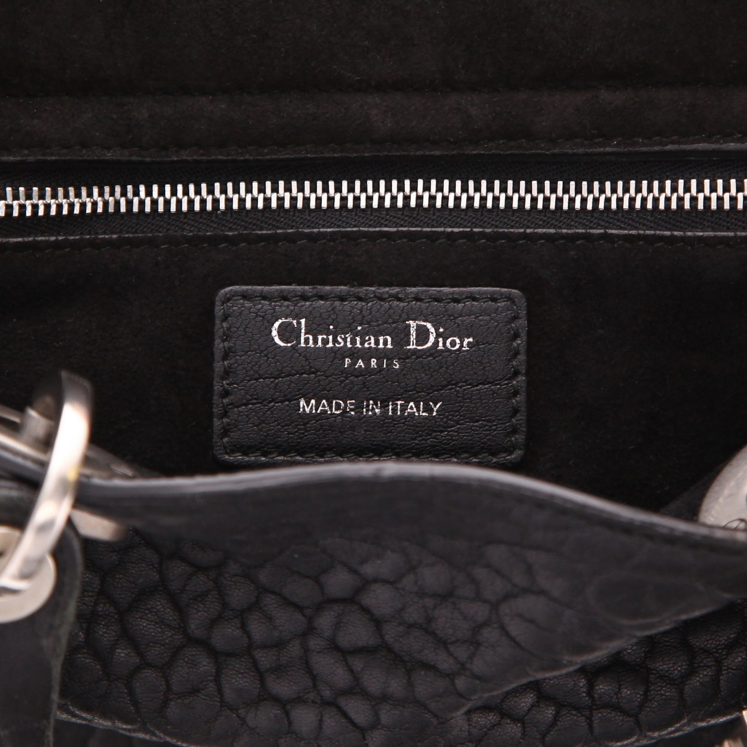 Sac à main Dior  Diorissimo en cuir de buffle noir - Detail D2