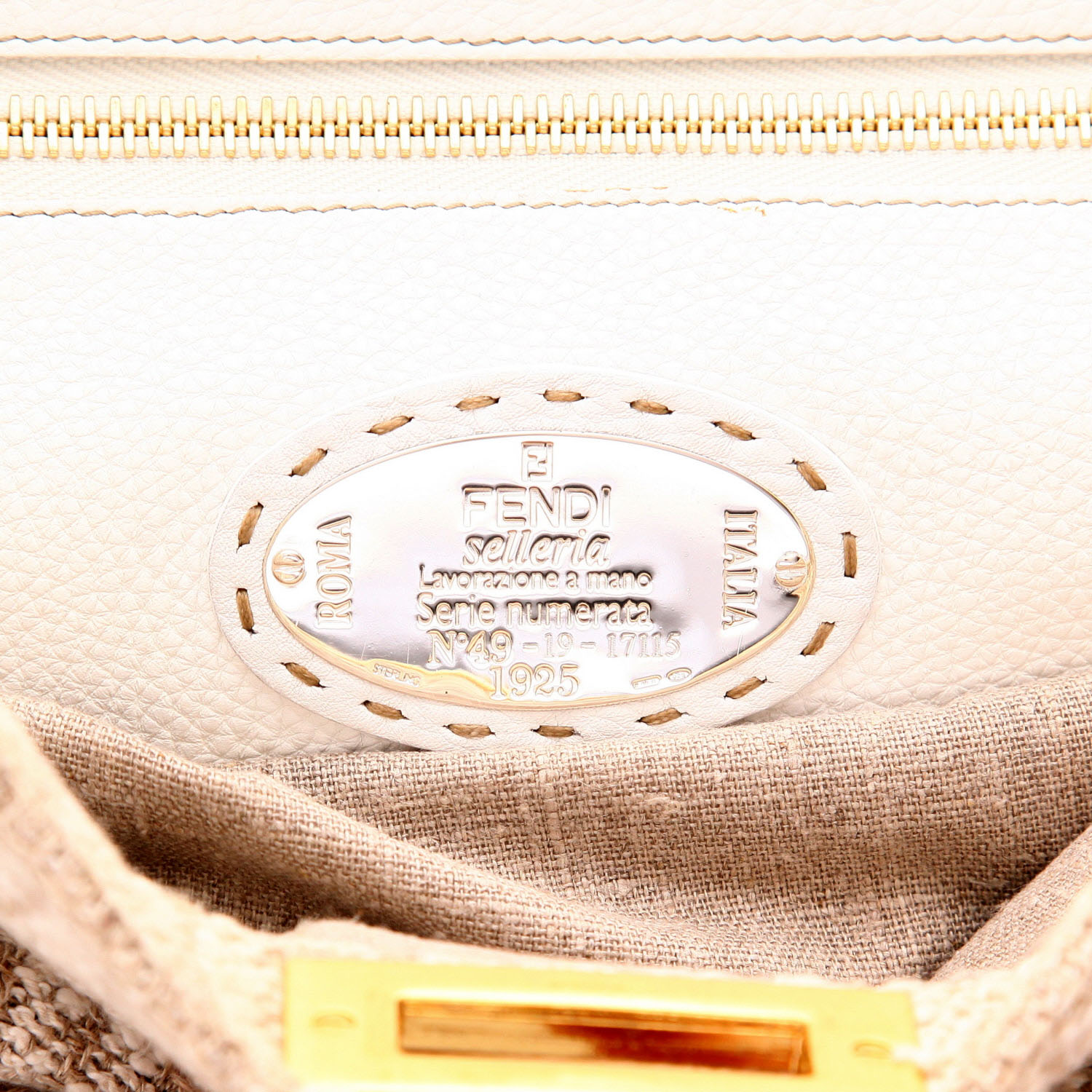 Bolso de mano Fendi  Peekaboo en lona Monogram beige y cuero blanco - Detail D2