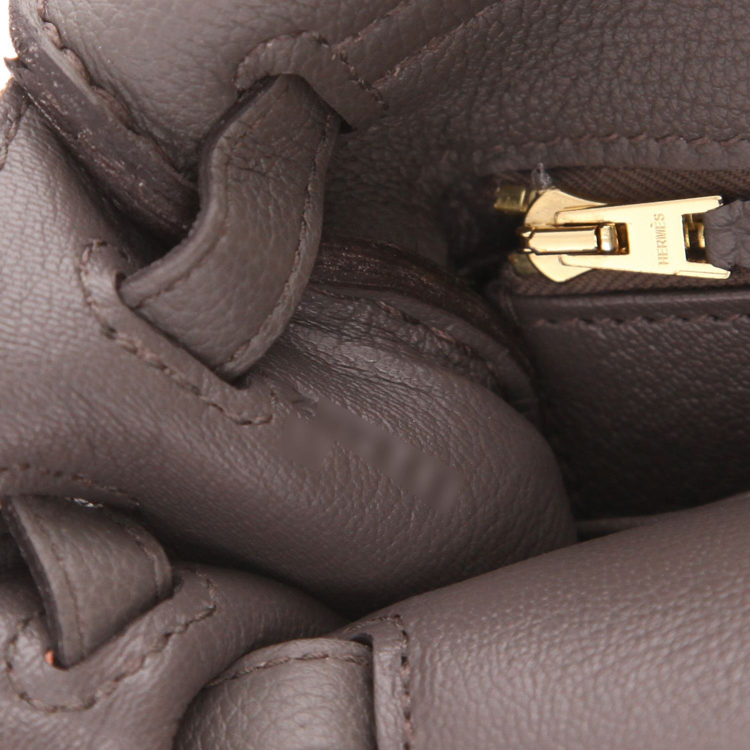 Hermès  Kelly 25 cm handbag  in grey togo leather - Detail D4